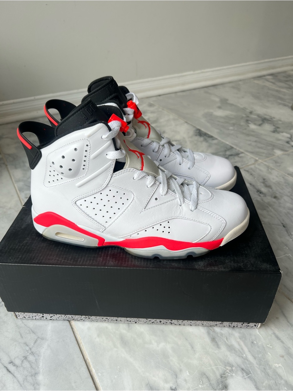 Air Jordan 6 Retro "White Infrared" (2014) Men’s size 9